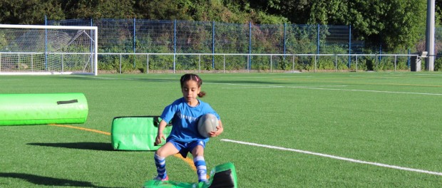 Niña con balón